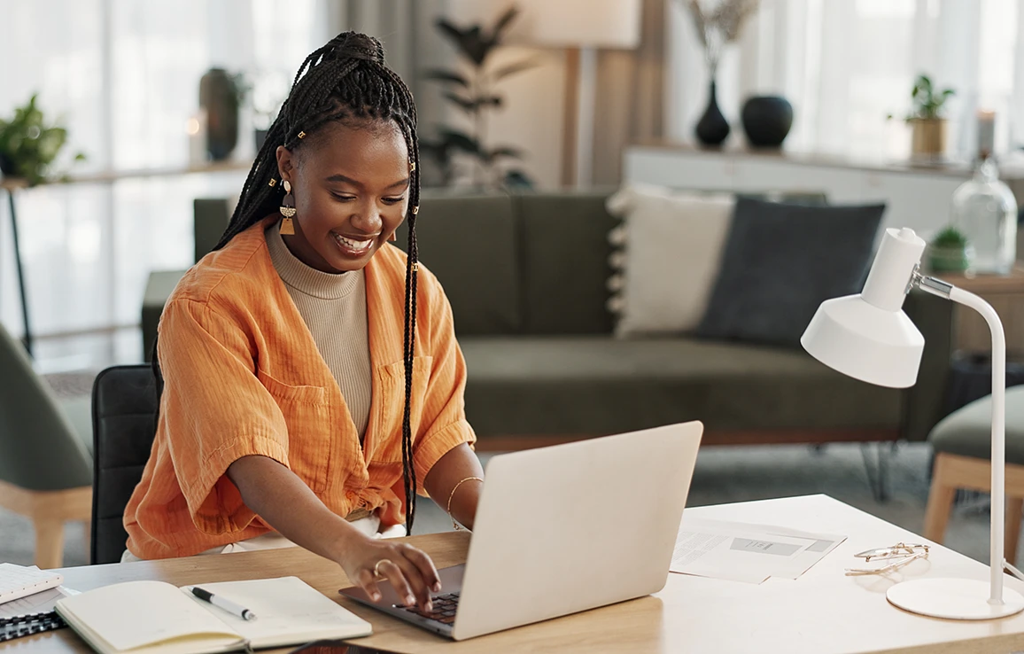 working-woman-laptop